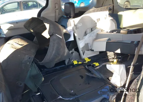 2020 Chrysler Voyager Lxi из США, поврежденный, VIN 2C4RC1DG9LR172002